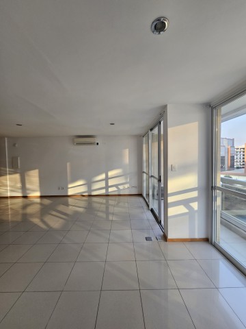 A Venda Apartamento T1, no Belas Business Park, Talatona.