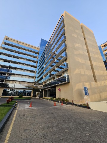 A Venda Apartamento T1, no Belas Business Park, Talatona.