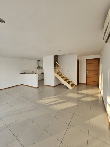 A Venda Apartamento T1, no Belas Business Park, Talatona.