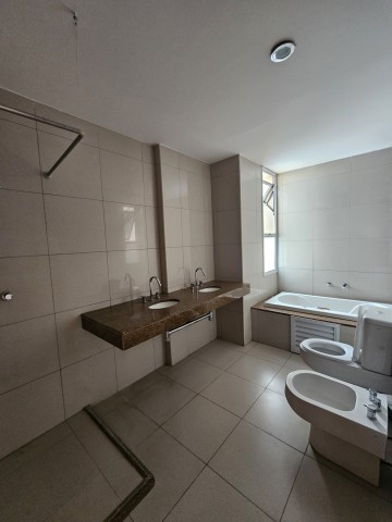 A Venda Apartamento T1, no Belas Business Park, Talatona.