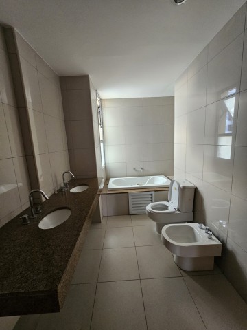 A Venda Apartamento T1, no Belas Business Park, Talatona.