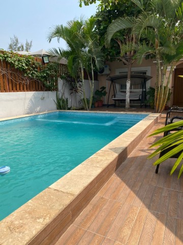 A Venda Vivenda V3 térrea com piscina e anexo, no condomínio Florensa (Ensa), Talatona.