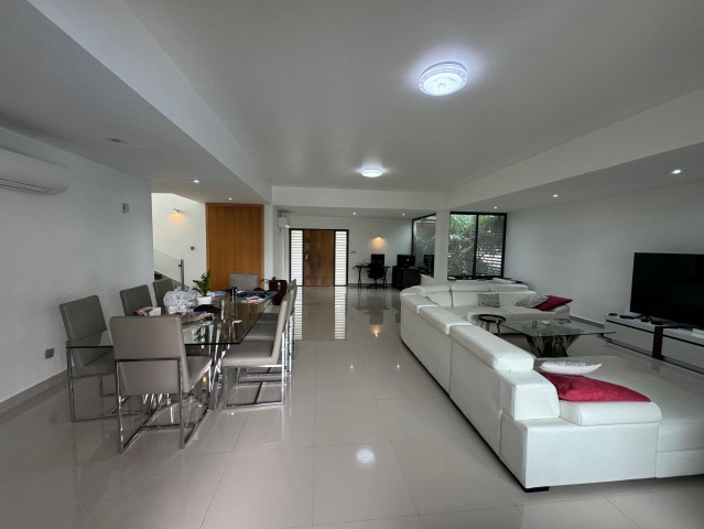 A Venda Vivenda V4 Condominio BAIA AZUL - Talatona