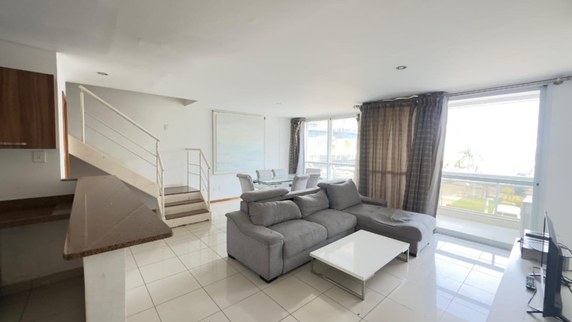 A Venda Apartamento T1 duplex, mobiliado, condomínio Belas Business Park, Talatona.
