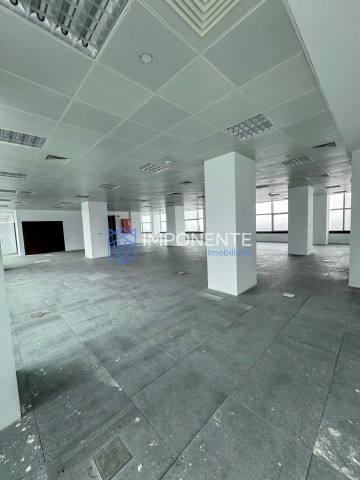 A Venda Escritório de 650m², na Torre BAI, Maianga.
