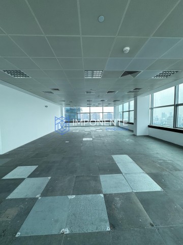 A Venda Escritório de 650m², na Torre BAI, Maianga.