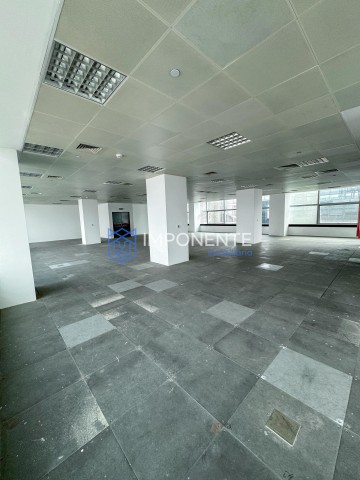 A Venda Escritório de 650m², na Torre BAI, Maianga.