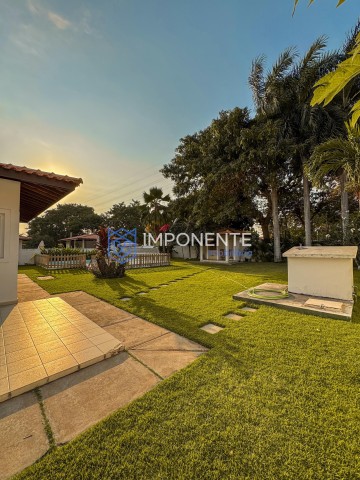 A Venda Vivenda V3 com piscina, parcialmente mobiliada, no condomínio Atlântico Sul, Talatona.