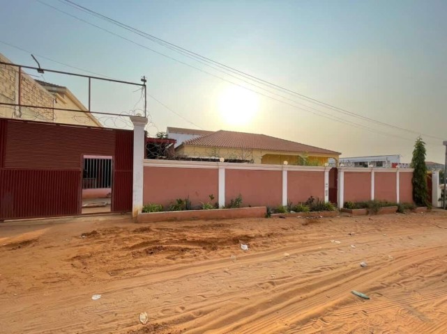 A Venda Vende-se Uma Casa Super Limpa