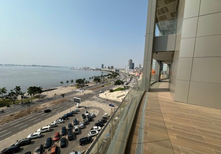 Anúncio ESCRITORIO DE 436 M2 TORRES KYANDA - MARGINAL DE LUANDA