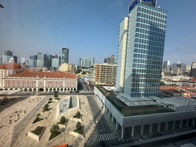 A Venda ESCRITORIO DE 436 M2 TORRES KYANDA - MARGINAL DE LUANDA