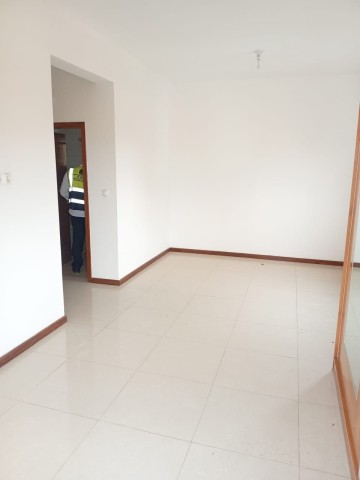 A Venda Apartamento de tipologia T3 a venda