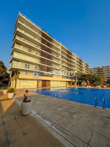 A Venda Penthouse T4, mobiliada, no Condomínio Terraços do Atlântico, Talatona.