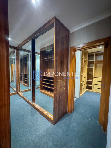 A Venda Penthouse T4, mobiliada, no Condomínio Terraços do Atlântico, Talatona.