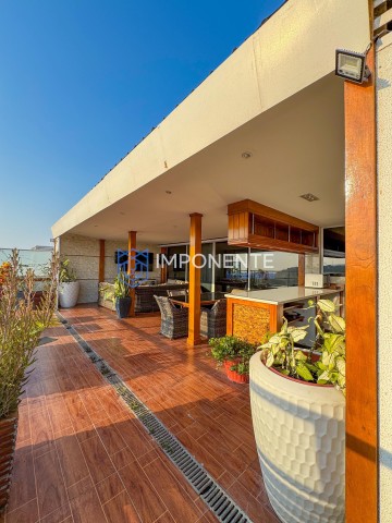 A Venda Penthouse T4, mobiliada, no Condomínio Terraços do Atlântico, Talatona.