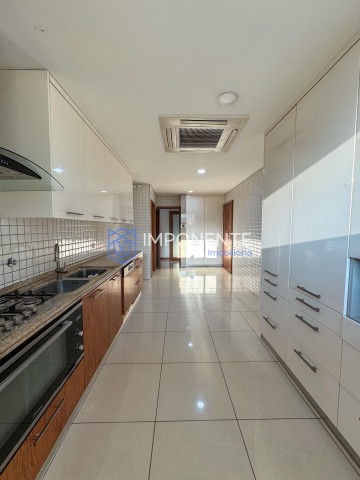 A Venda Luxuoso apartamento T4+1, no Condomínio Residencial Morabeza, Talatona.