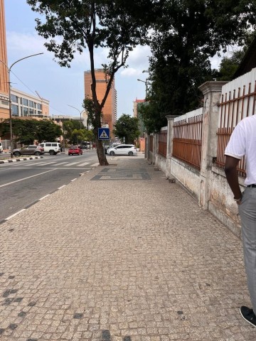 A Venda Terreno de 804m², na zona alta da cidade e de Luanda.
