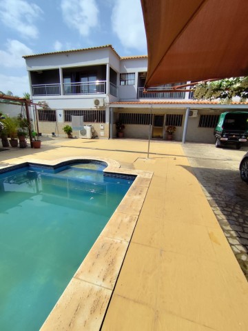 A Venda Vivenda V4 com piscina e anexo, Via Expressa, Rua do Supermercado CB.