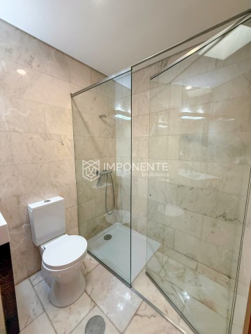 A Venda Luxuosa Vivenda V5 com piscina e anexo, no Condomínio das 13 Casas, Talatona.