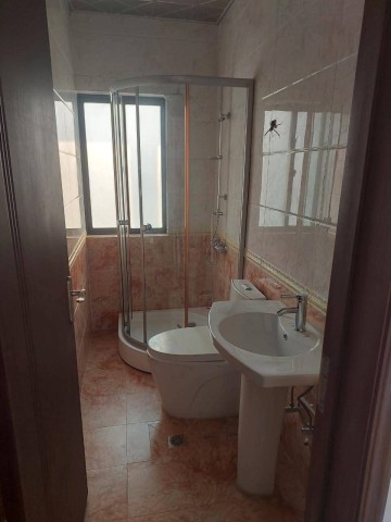 A Venda Vivenda V3, no Condomínio Hortência Village, Luanda sul, Viana.