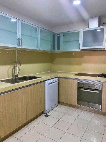 A Venda Apartamento T2 no Edifício Platinium, Ingombotas.