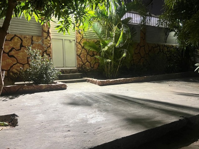 A Venda Moradia T3, nas Casas Verdes, Sapu, por detrás do Ulengo Center