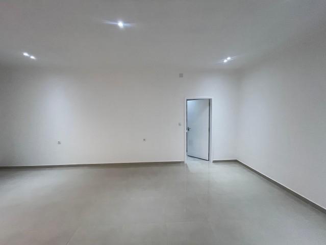 A Venda Vivenda V4 térrea, no Condomínio Suvenir, Camama.