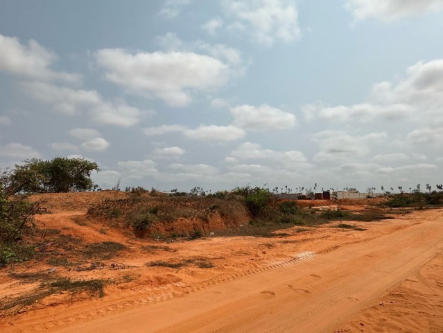 A Venda Vendo Terreno Na Centralidade Do Kilamba