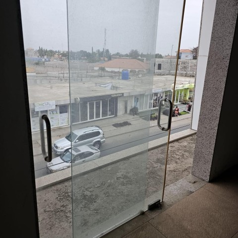 A Venda Moradia V3 inacabada, na 1 Fase do lar do Patriota, Benfica.