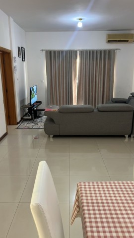 A Venda Apartamento T3, no Condomínio Vale dos Pássaros, Talatona.