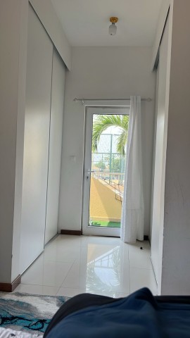 A Venda Apartamento T3, no Condomínio Vale dos Pássaros, Talatona.