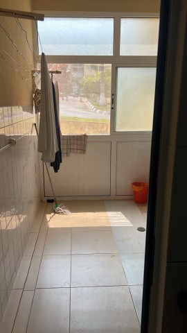 A Venda Apartamento T3, no Condomínio Vale dos Pássaros, Talatona.