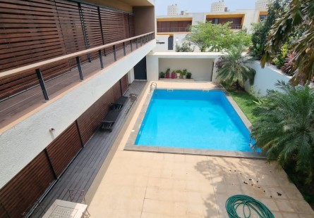 Anúncio Vivenda V4 de alto padrão, com piscina e anexo, no Condomínio Adelaide, Talatona.