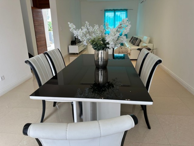 A Venda ARRENDA-SE VIVENDA T3 DUPLEX CONDOMÍNIO BOA VIDA