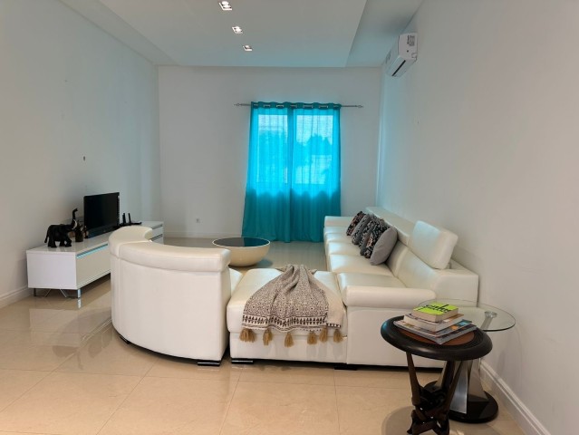 A Venda ARRENDA-SE VIVENDA T3 DUPLEX CONDOMÍNIO BOA VIDA