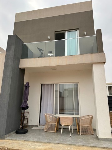 A Venda ARRENDA-SE VIVENDA T3 DUPLEX CONDOMÍNIO BOA VIDA
