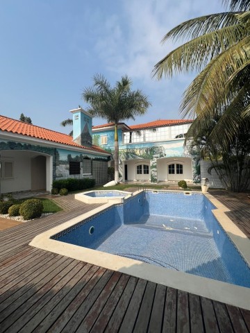 A Venda Vivenda V3 com anexo e piscina, no condomínio Cajueiro, Talatona