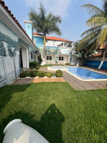A Venda Vivenda V3 com anexo e piscina, no condomínio Cajueiro, Talatona