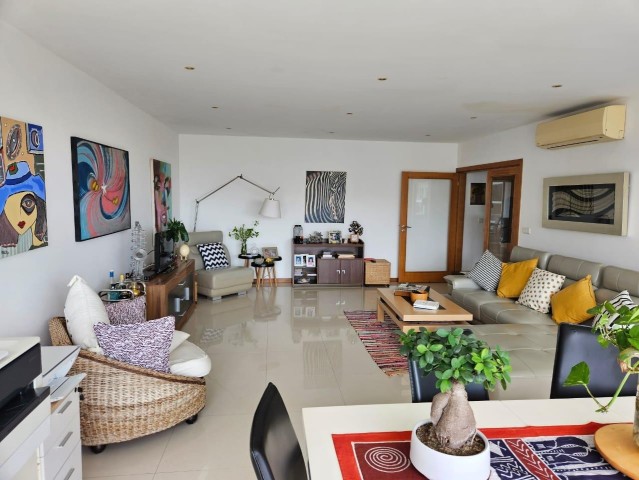 A Venda Apartamento T2, no condomínio Terraços do Atlântico, Talatona.