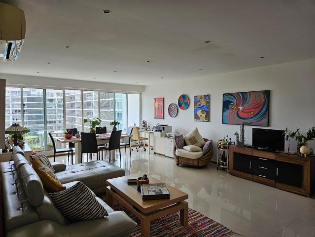 A Venda Apartamento T2, no condomínio Terraços do Atlântico, Talatona.