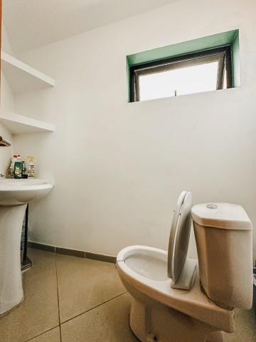 A Venda Escritório de 30m2, no Espaços Avenida, edifico do Kero, Talatona.