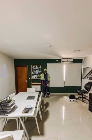 A Venda Escritório de 30m2, no Espaços Avenida, edifico do Kero, Talatona.