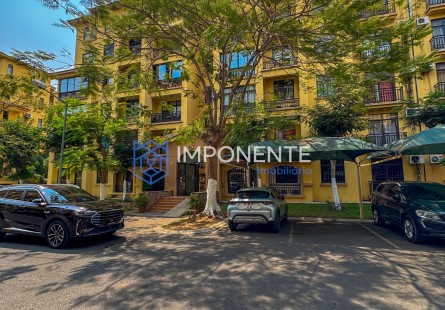 Apartamento T2, mobiliado, no condomínio Jardim de Rosas, Camama.