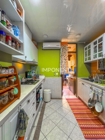 A Venda Apartamento T2, mobiliado, no condomínio Jardim de Rosas, Camama.