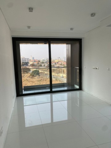A Venda Apartamento T3, no condomínio Palms Residence, Talatona.