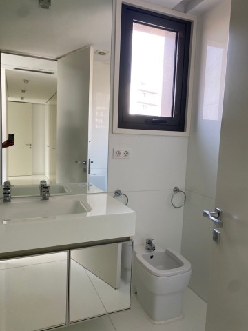 A Venda Apartamento T3, no condomínio Palms Residence, Talatona.