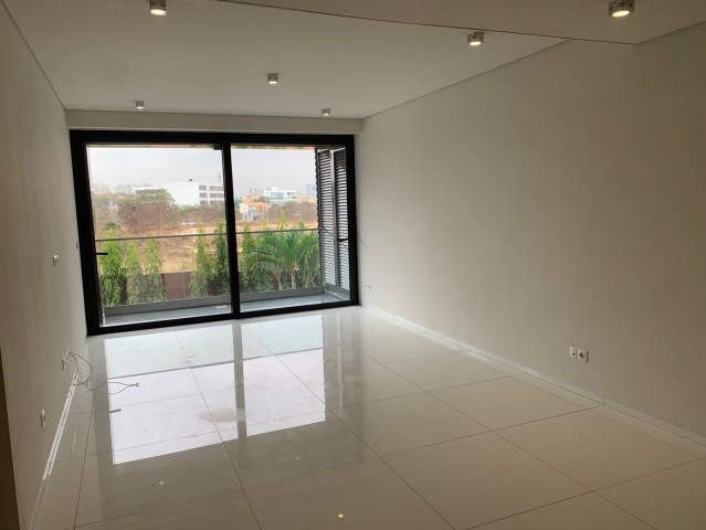A Venda Apartamento T3, no condomínio Palms Residence, Talatona.