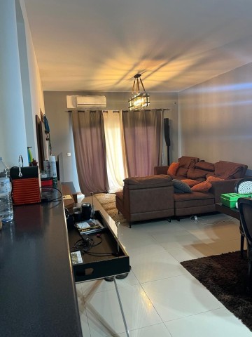 A Venda Apartamento T3, no Condomínio Vale dos Pássaros, em Talatona.