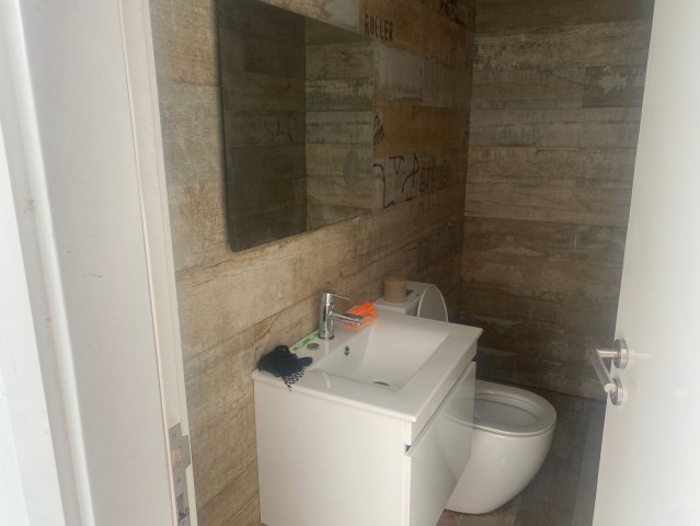 A Venda Excelente moradia T2, com piscina e anexo, no Condomínio Jardim do Éden, Camama.