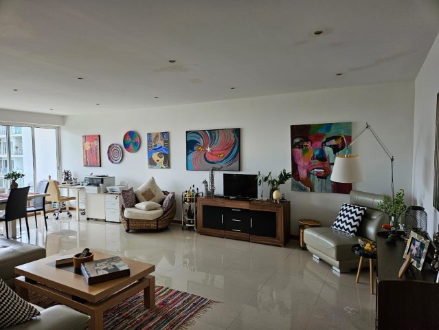 A Venda Apartamento T2, no Condomínio Terraços do Atlântico, Talatona.